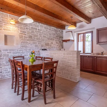 Stunning In With Wifi Pazin